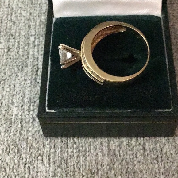 CUBIC ZIRCONIA RING - Picture 3 of 8